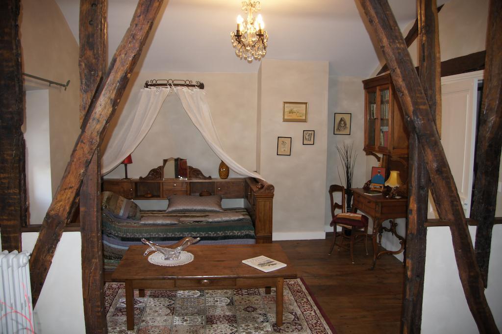 Le Clos De La Muse Saint-Junien Zewnętrze zdjęcie