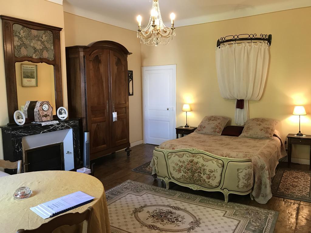 Le Clos De La Muse Saint-Junien Zewnętrze zdjęcie